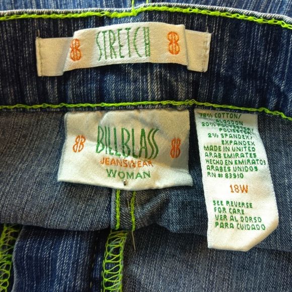 Bill Blass stretch capris with green gingham cuffs - Picture 10 of 11